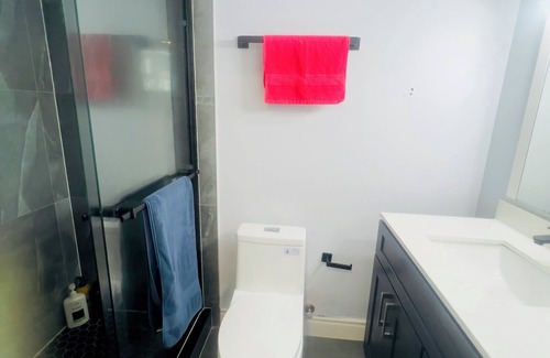 Brampton West House | Modern 1 Bedroom Basement Apartment with Huge Living Area and Private Kitchen