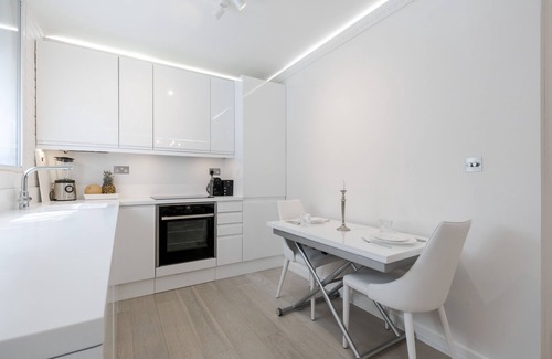 Pembridge Apartment | Modern 1 Bedroom Flat