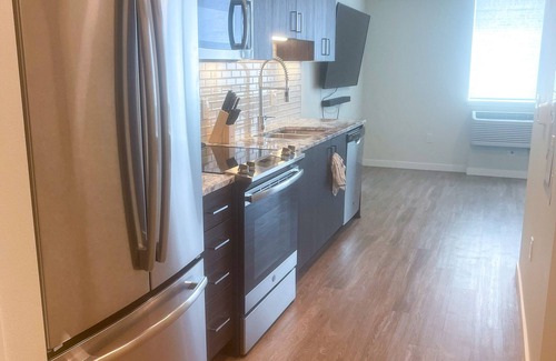 Kerns Apartment | Modern 1B w/AC