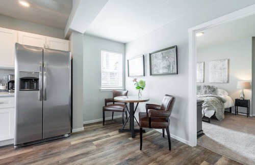 Eastside Condo | Modern 1BR Condo with Bay Views | Walk to Tacoma Dome + AC | Parking Included