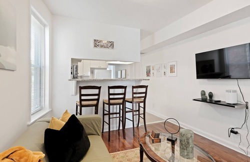 Germantown Apartment | Modern 1BR in East Germantown