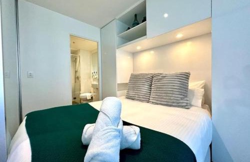 Melbourne Central Business District Apartment | Modern 1BR West Melbourne Gateway