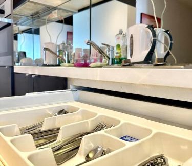 Melbourne Central Business District Apartment | Modern 1BR West Melbourne Gateway