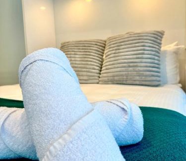 Melbourne Central Business District Apartment | Modern 1BR West Melbourne Gateway