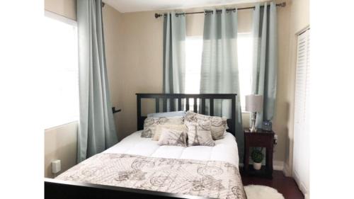 Buena Vista Apartment | Modern 2/1 Apt near Midtown and Beaches