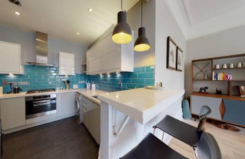 Prince's Apartment | Modern 2 Bed Flat - The Black Dog Pub APT - 6 mins from Vauxhall station