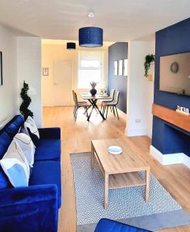 Cleethorpes Villa | Modern 2 Bed House, Cleethorpes - Contractors Welcome!