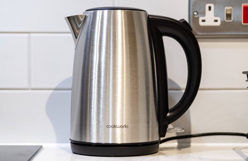 Stoney Middleton Apartment | Modern 2 bedroom 1st floor apartment in the pretty village of Stoney Middleton.