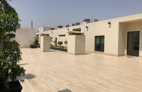 Lahore Apartment | Modern 2-Bedroom Apartment – Perfect for 5 Guests