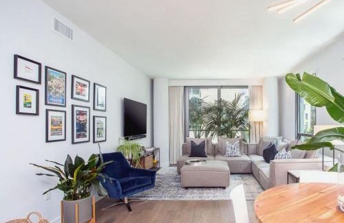 Downtown Apartment | Modern 2-Bedroom Condo with Luxury Amenities