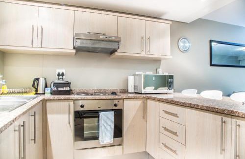 Bloubergstrand Apartment | Modern 2 bedroom with underground parking 1 mins from beach-205 La Cabina, Blouberg, Cape Town
