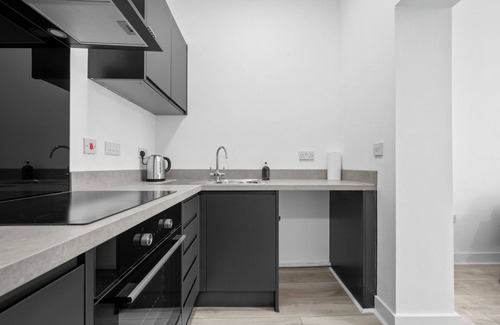 Warrington Apartment | Modern 2BD City Apartment