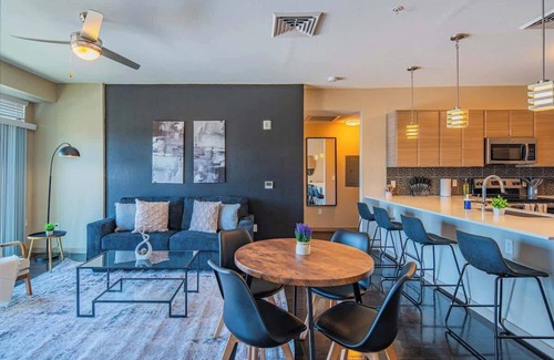 Evans Churchill Apartment | Modern 2BD in DT with Balcony Gym Parking!