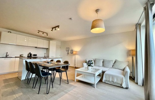 Klein-Antwerpen Apartment | Modern 2BR 1.5 BA Near Diamond District by Oneluxstay