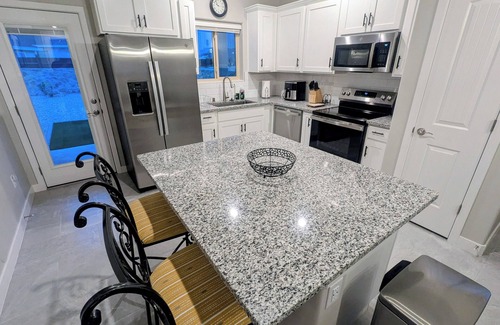 Las Cruces House | Modern 2BR/2BA + Office Home Walk to Red Hawk Golf Club, Near NMSU & White Sands