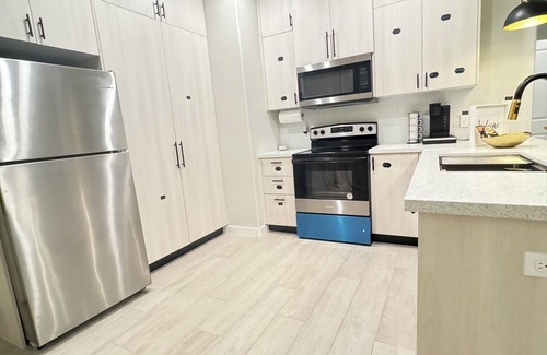 Mission Apartment | Modern 2BR-2BATH Family Home Near Major Attractions, Fast Wi-Fi, Dining & Parks