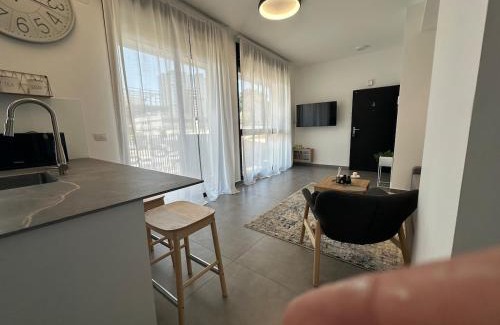 Tel Aviv Apartment | Modern 2BR by Azrieli & Sarona