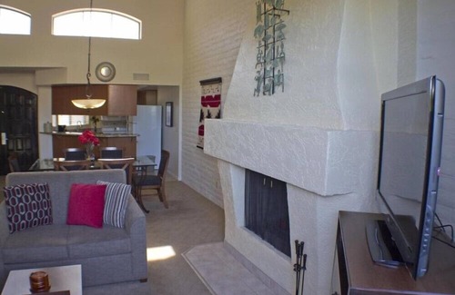 Arcadia Condo | Modern 2BR Condo with Heated Swimming Pool in Scottsdale