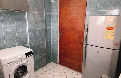 Labone Apartment | Modern 2BR in Labone Wi-Fi/DSTV