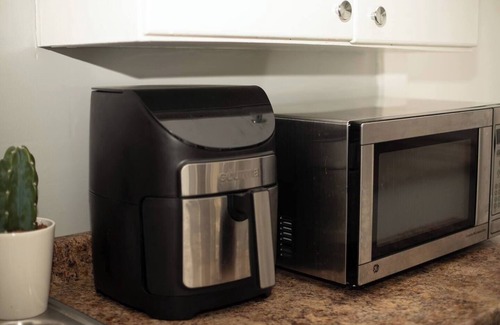 Southside Apartment | Modern 2BR Near SU & Downtown