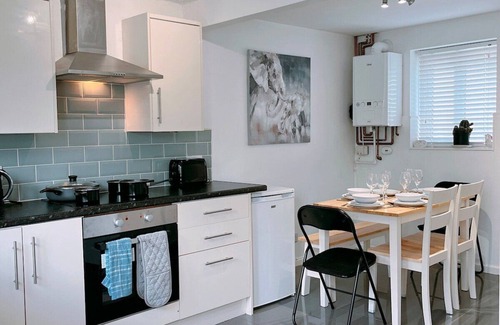 Chorley House | Modern 3 Bed house with parking - Chorley near M61