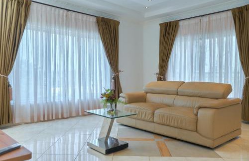 Adentan Apartment | Modern 3 Bed Spacious Apartments