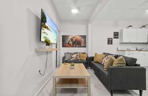 Manati Apartment | Modern 3 Bedroom Apartment Full Kitchen Ac
