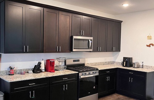 Southbelt/Ellington House | Modern 3-bedroom house near hobby with movie room