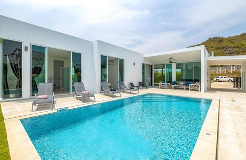 Khao Tao Villa | Modern 3 Bedroom Private Pool Villa (KH-A1)