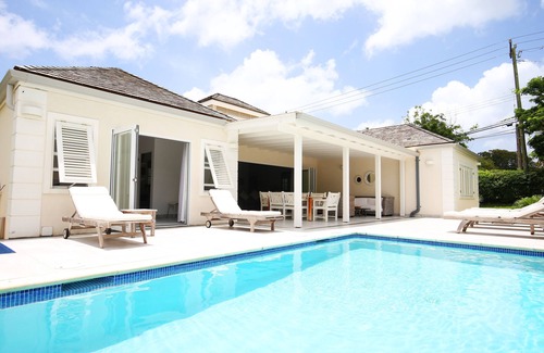 Mullins Villa | Modern 3 bedroom with pool, 5 minute walk to beach