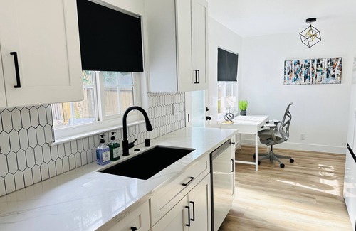 Willow Glen House | Modern 3bd/2ba w/Workspace, Pet Friendly, 2mi from S. Row, V. Fair & Pruneyard