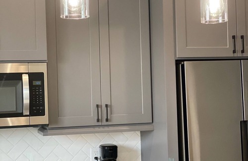 Greater East End House | Modern 3BD/3.5BA Near Downtown & Airport