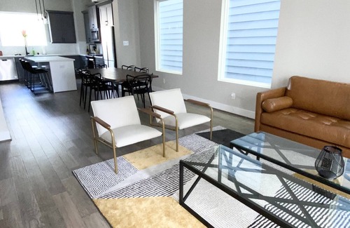 Greater East End House | Modern 3BD/3.5BA Near Downtown & Airport