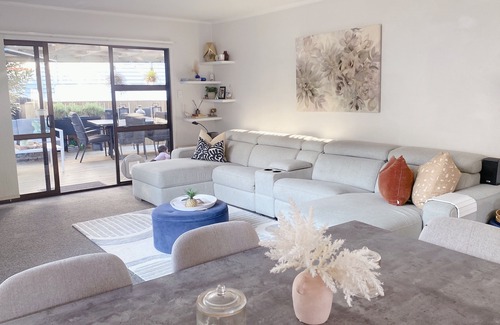 Greenlane - Ellerslie House | Modern 3bed 2.5bath with in-outdoor flow + study