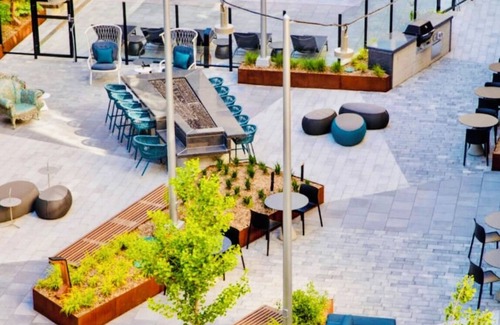 Cambridgeport Apartment | Modern 3BR Escape in Cambridge – Pool, Gym & All the Perks!