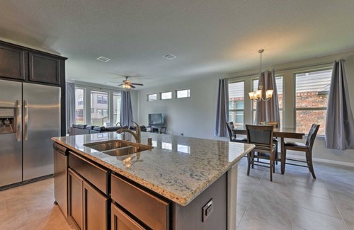 Rosenberg House | Modern 3BR Home w/Fenced Backyard - Across from Brazos Town Center