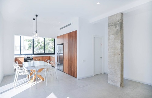 Old North Apartment | Modern 3BR Next to Gordon by HolyGuest