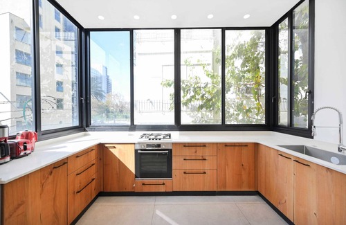 Old North Apartment | Modern 3BR Next to Gordon by HolyGuest