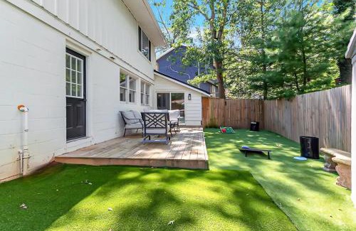 Park Forest Village House | Modern 3BR With Big Kitchen & TV Rm