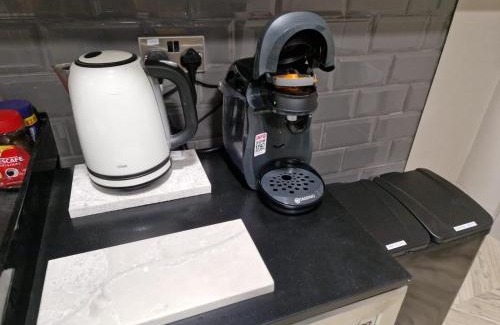 Sheffield House | Modern 4 bed house - Contractors- Free parking