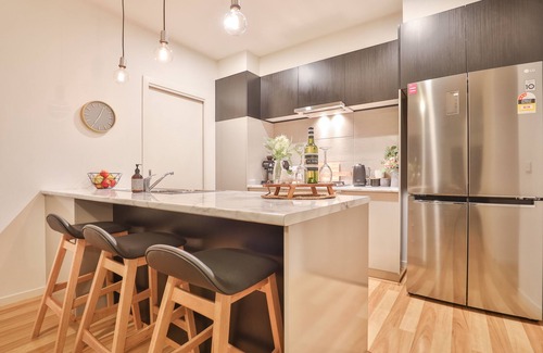 Mildura House | Modern 4 bedroom house with marina mooring, 2km from CBD