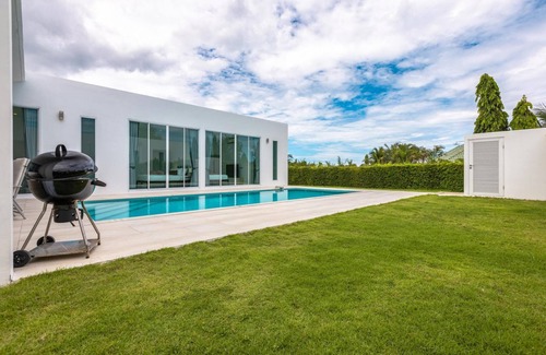 Khao Tao Villa | Modern 4 Bedroom Pool Villa (PMKH-A6)