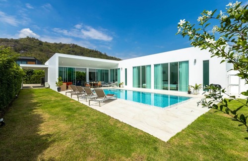 Khao Tao Villa | Modern 4 Bedroom Private Pool Villa (KH-A2)