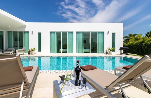 Khao Tao Villa | Modern 4 Bedroom Private Pool Villa (KH-A2)