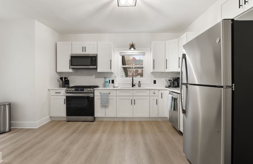 South Wedge House | Modern 4 BR/2 Bath House near University of Rochester