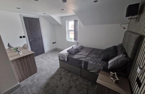 Caversham Apartment | Modern 4 BR flat with 4 ensuites in central Reading