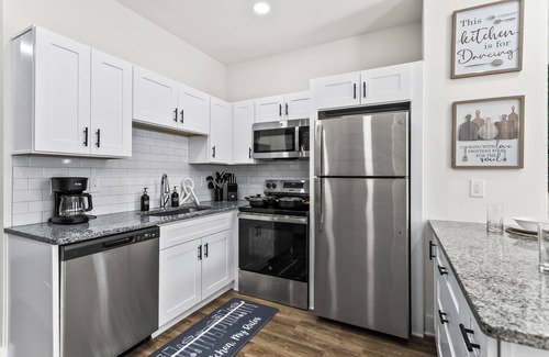 Atlanta House | Modern 4BR/4BA Escape 10 Min to Downtown ATL