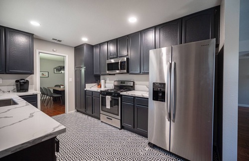 Green Valley North House | Modern 4BR Haven + Pool/Spa