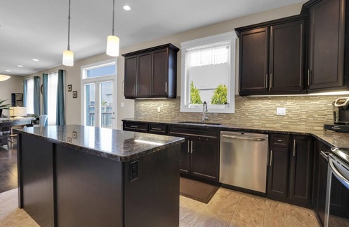 London House | Modern 4BR/Near Western&Masonville Prime London
