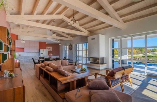 Divsici Villa | Modern 5-BR villa for 10+1 with heated pool and specious land